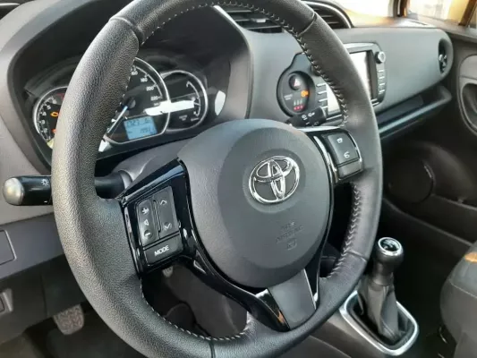 Toyota Yaris 9