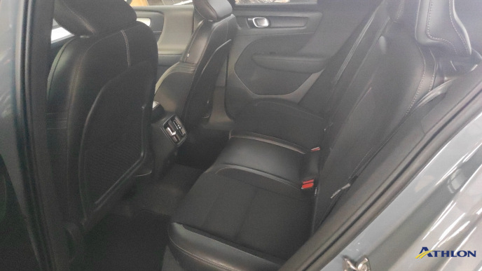 Volvo XC40 9