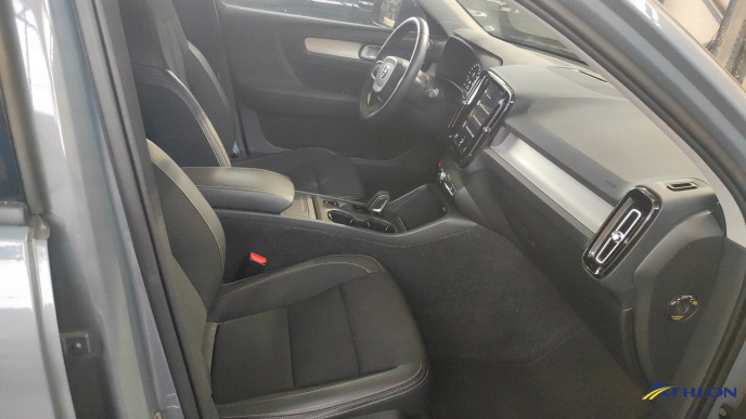 Volvo XC40 6