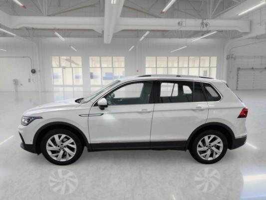 Volkswagen Tiguan 8