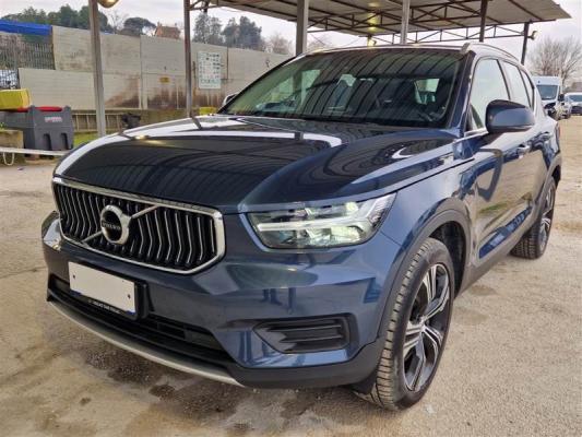 Volvo XC40  1