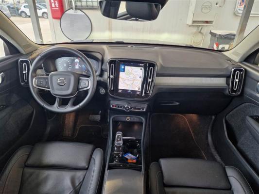 Volvo XC40  3