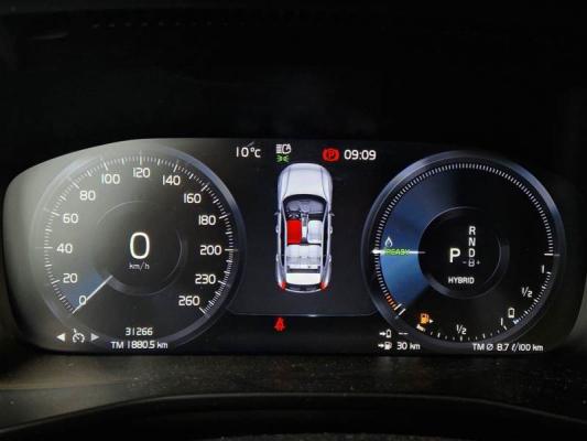Volvo XC40  4