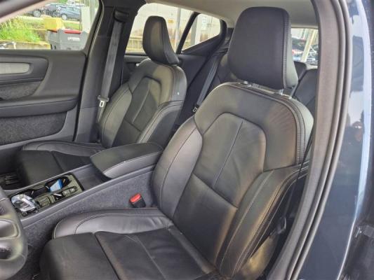 Volvo XC40  11