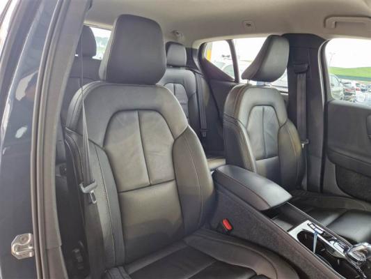 Volvo XC40  13