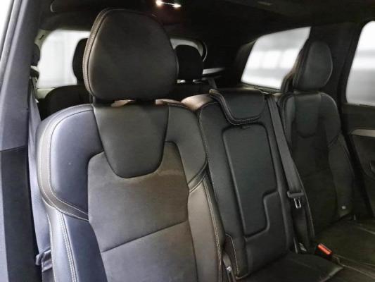 Volvo XC90  15