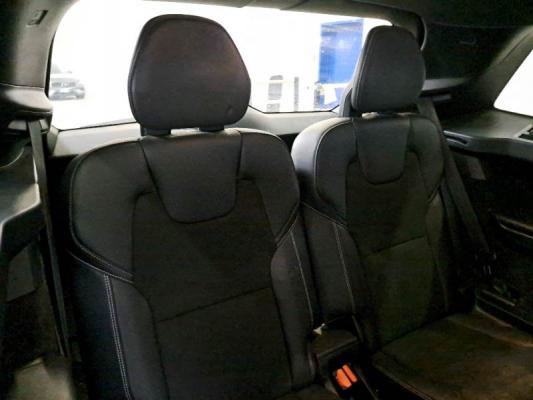 Volvo XC90  17