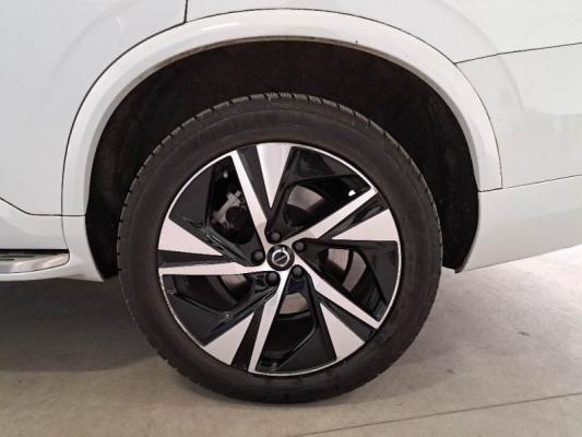 Volvo XC90  21