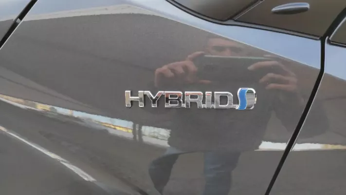 Toyota C-HR hybrid 21