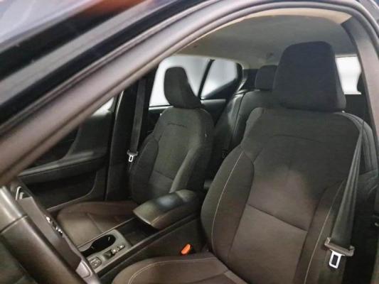 Volvo XC40  11