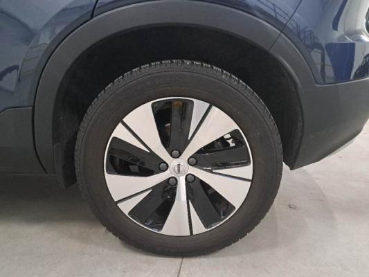 Volvo XC40  19