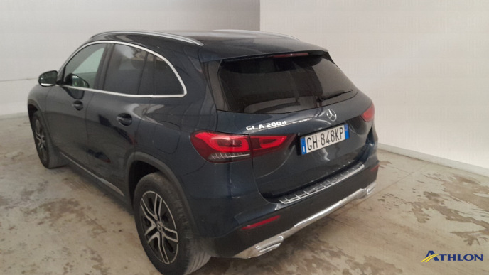 Mercedes GLA          H247 3