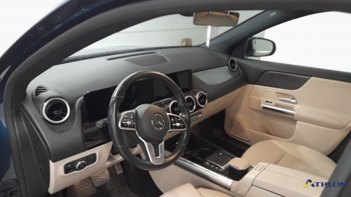 Mercedes GLA          H247 6