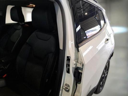 Jeep Compass 10
