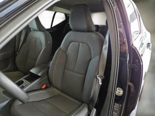 Volvo XC40  10