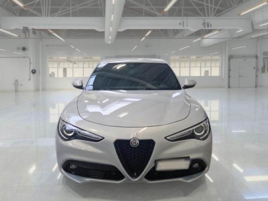 Alfa Romeo Stelvio 5