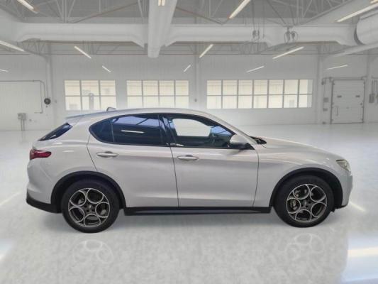 Alfa Romeo Stelvio 6
