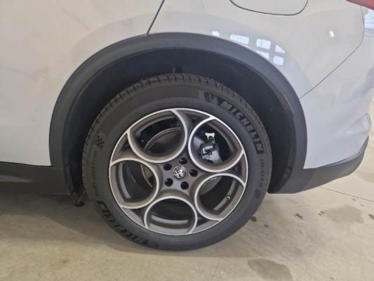 Alfa Romeo Stelvio 18