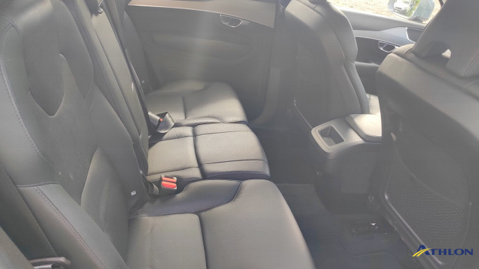 Volvo XC90  8