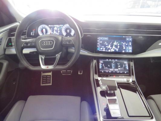 Audi Q8 9