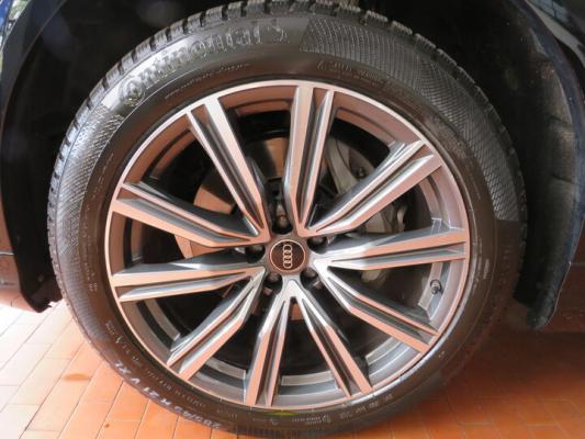 Audi Q8 25