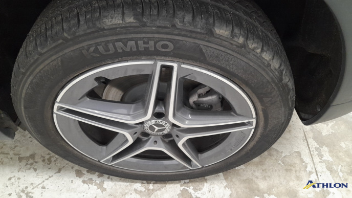 Mercedes GLA          H247 41