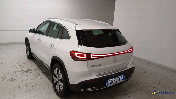 Mercedes EQA 1