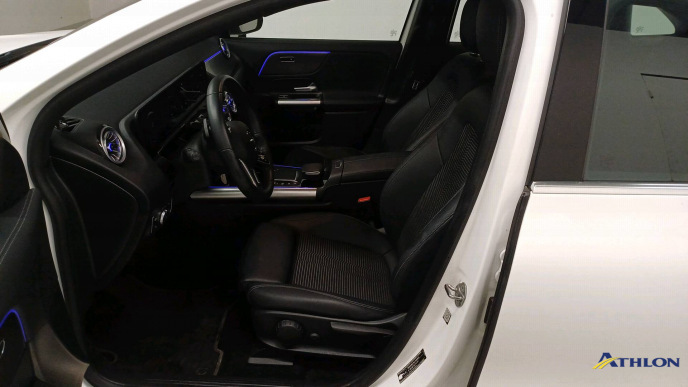 Mercedes EQA 4