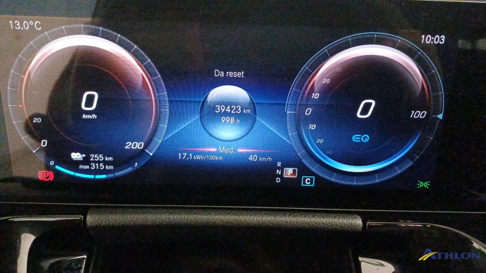Mercedes EQA 6