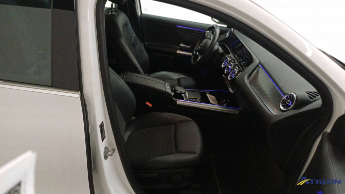 Mercedes EQA 9