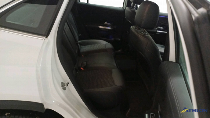 Mercedes EQA 10