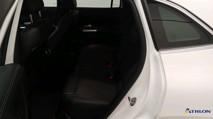 Mercedes EQA 11