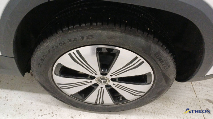 Mercedes EQA 31