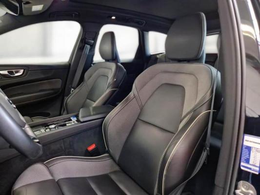 Volvo XC60  10