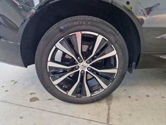 Volvo XC60  17