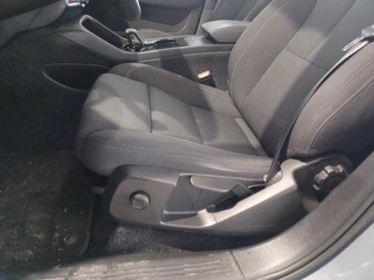 Volvo XC40  11