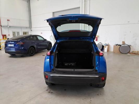 Peugeot 2008 4